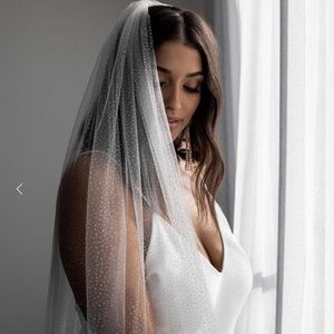 Grace Loves Lace shimmy veil